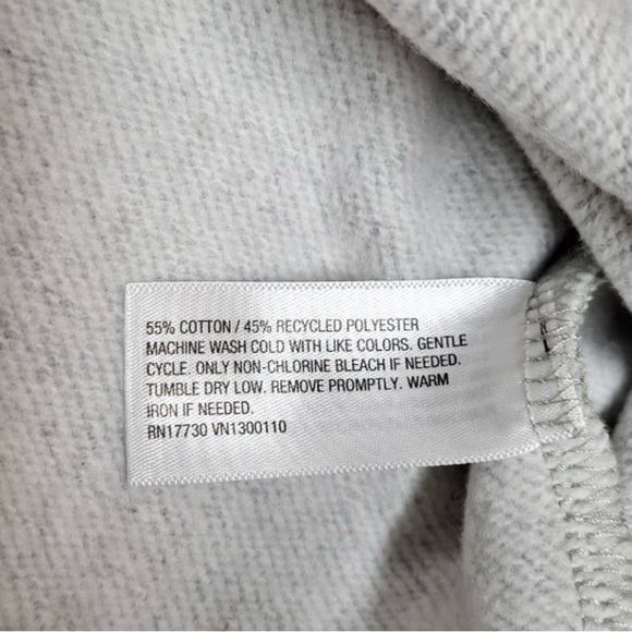 Wondershop NWT 1X Women's Team Holiday Spirit Matching Family Sweatshirt gray - Picture 7 of 9